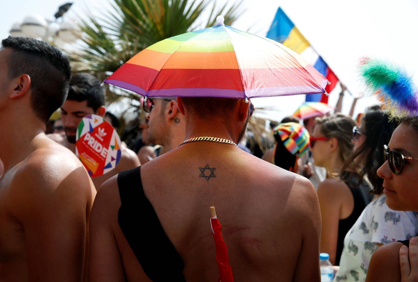 Un participante en el desfile del Orgullo Gay en Tel Aviv, el 3 de junio de 2016. (Reuters)