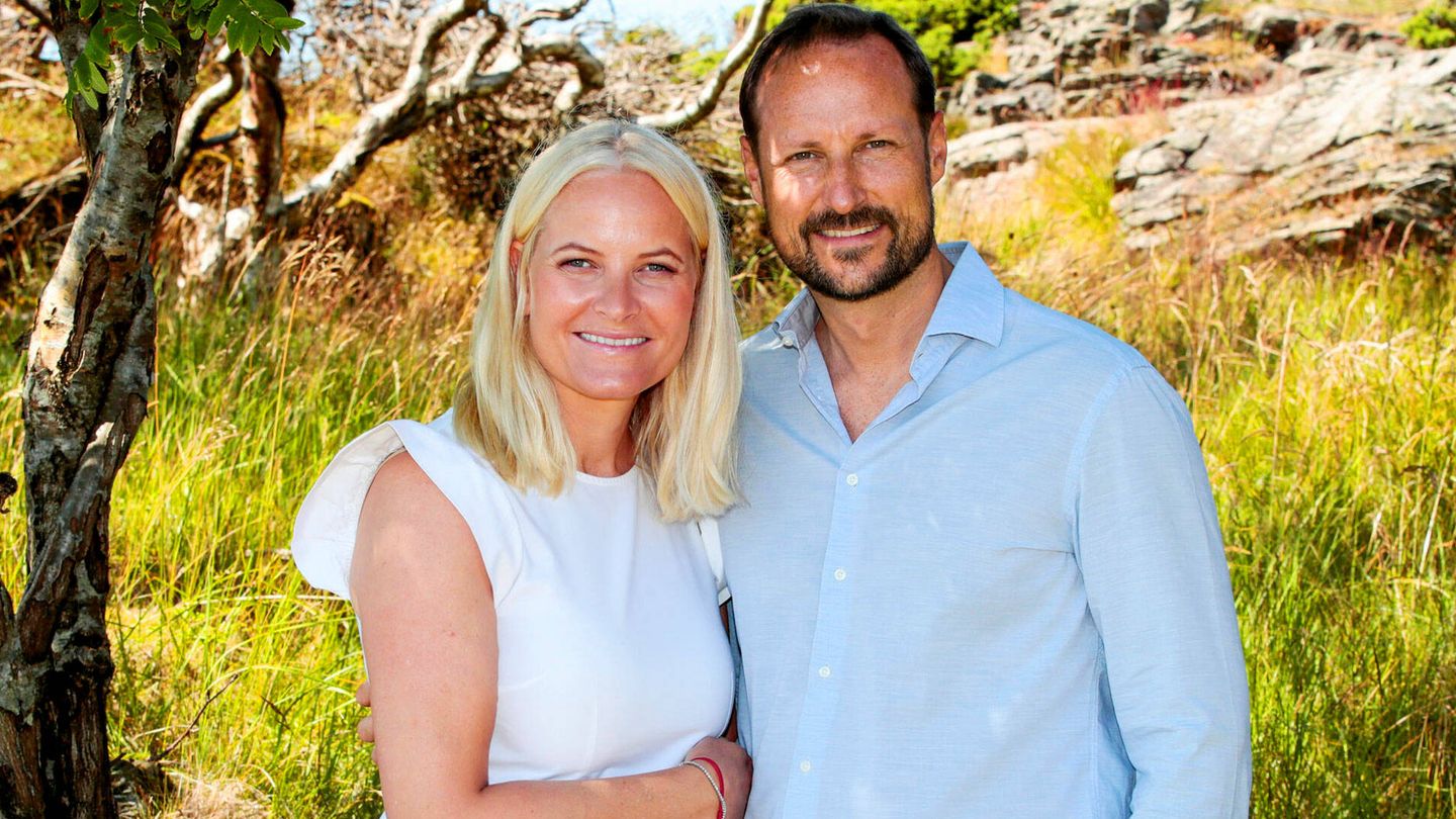Mette-Marit y Haakon de Noruega, en una foto oficial. (Reuters)