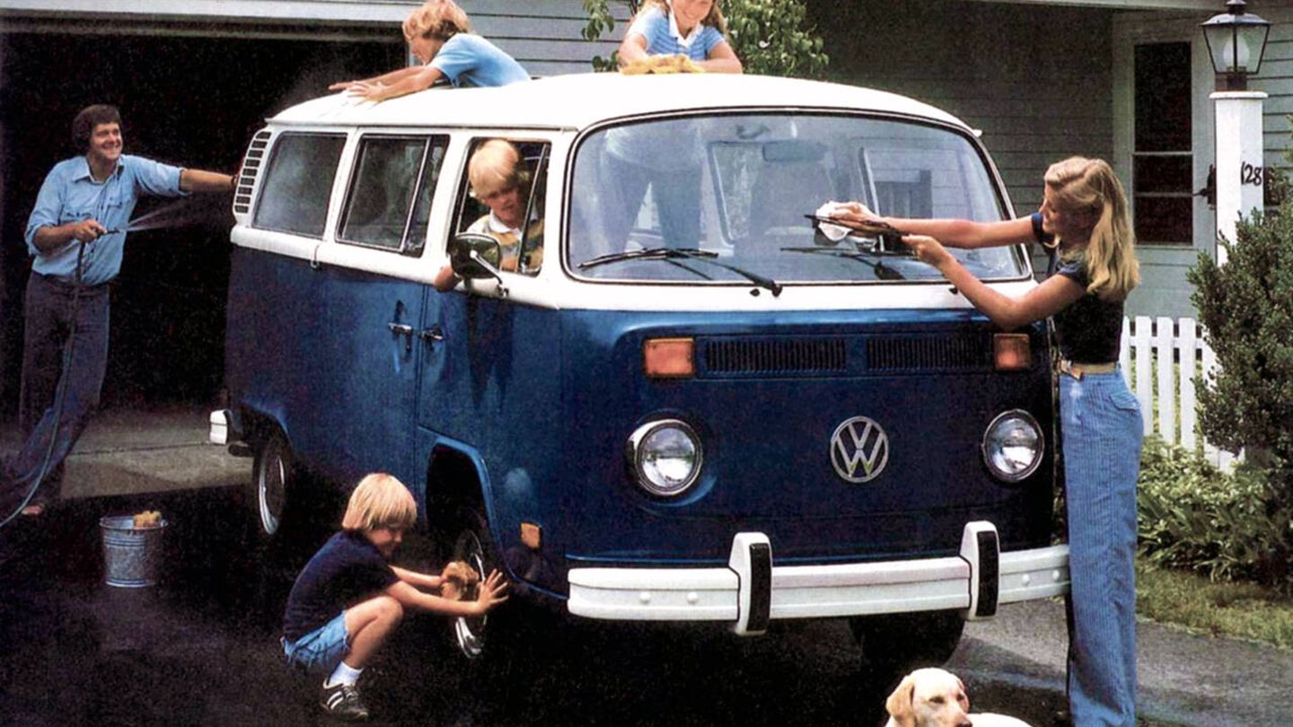 Corría el año 1968, y la Volkswagen T2 Bus ya se proponía como opción de transporte familiar.