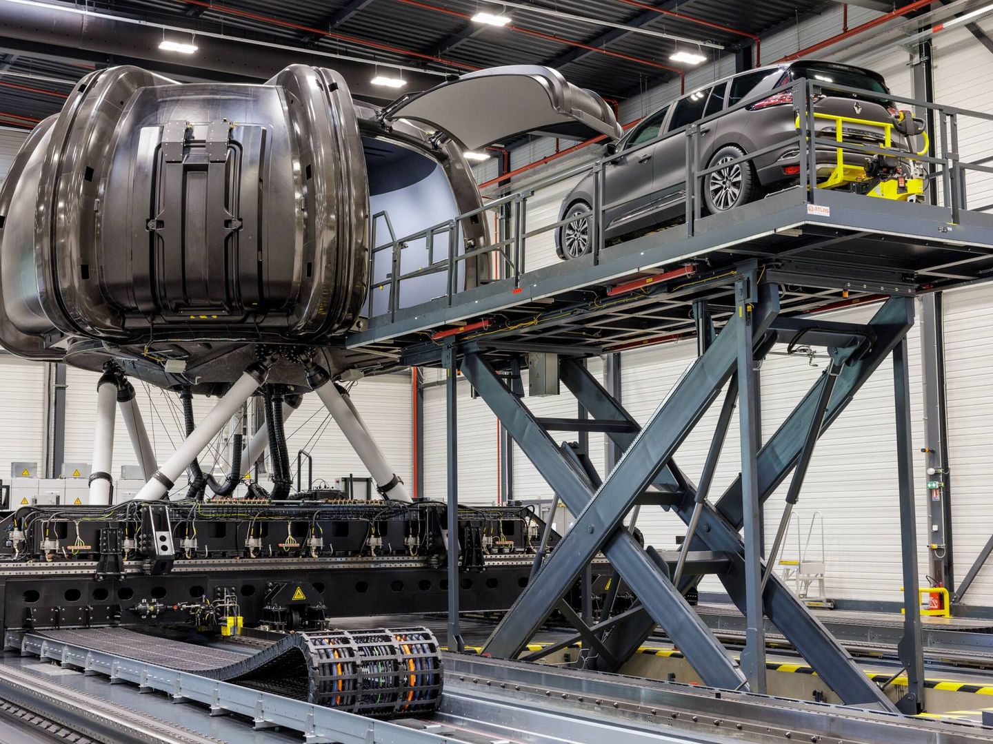 El sistema central del laboratorio pesa 90 toneladas, y es capaz de generar aceleraciones de 1 G.