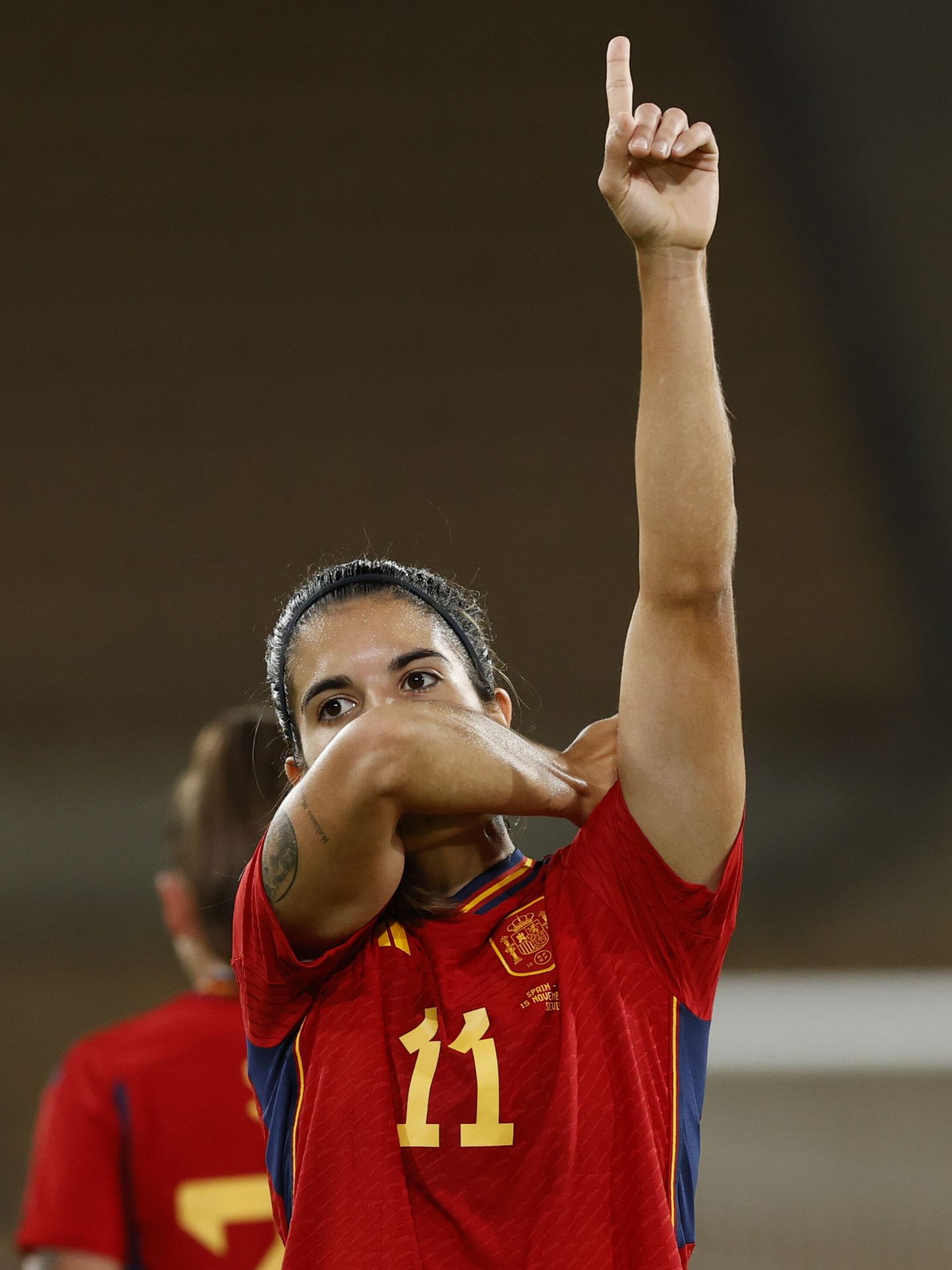 Alba Redondo celebra tras marcar en un partido. (EFE/Julio Muñoz)