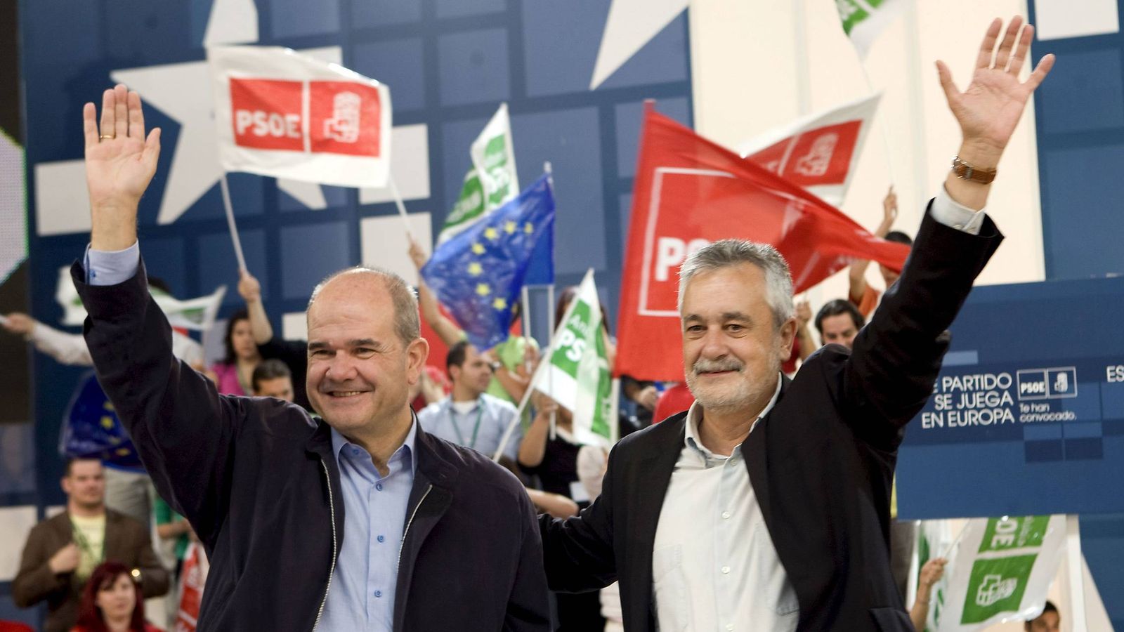 Foto: Los expresidentes andaluces Manuel Chaves (i) y José Antonio Griñán. (EFE)