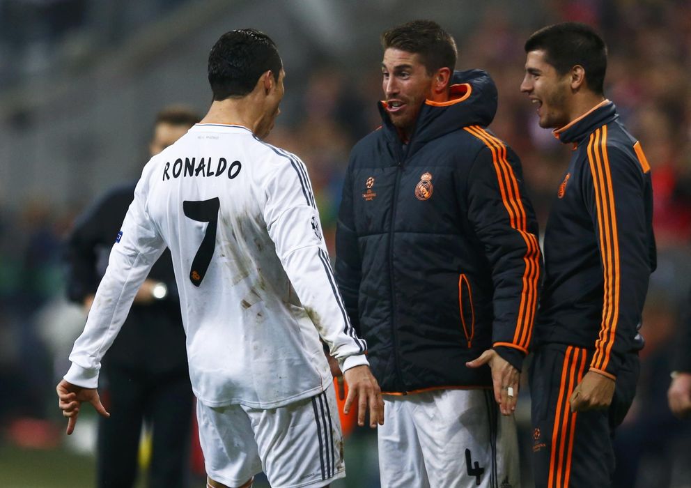 Foto: Cristiano se acerca a Ramos para celebrar uno de los goles marcados en Múnich (Reuters)