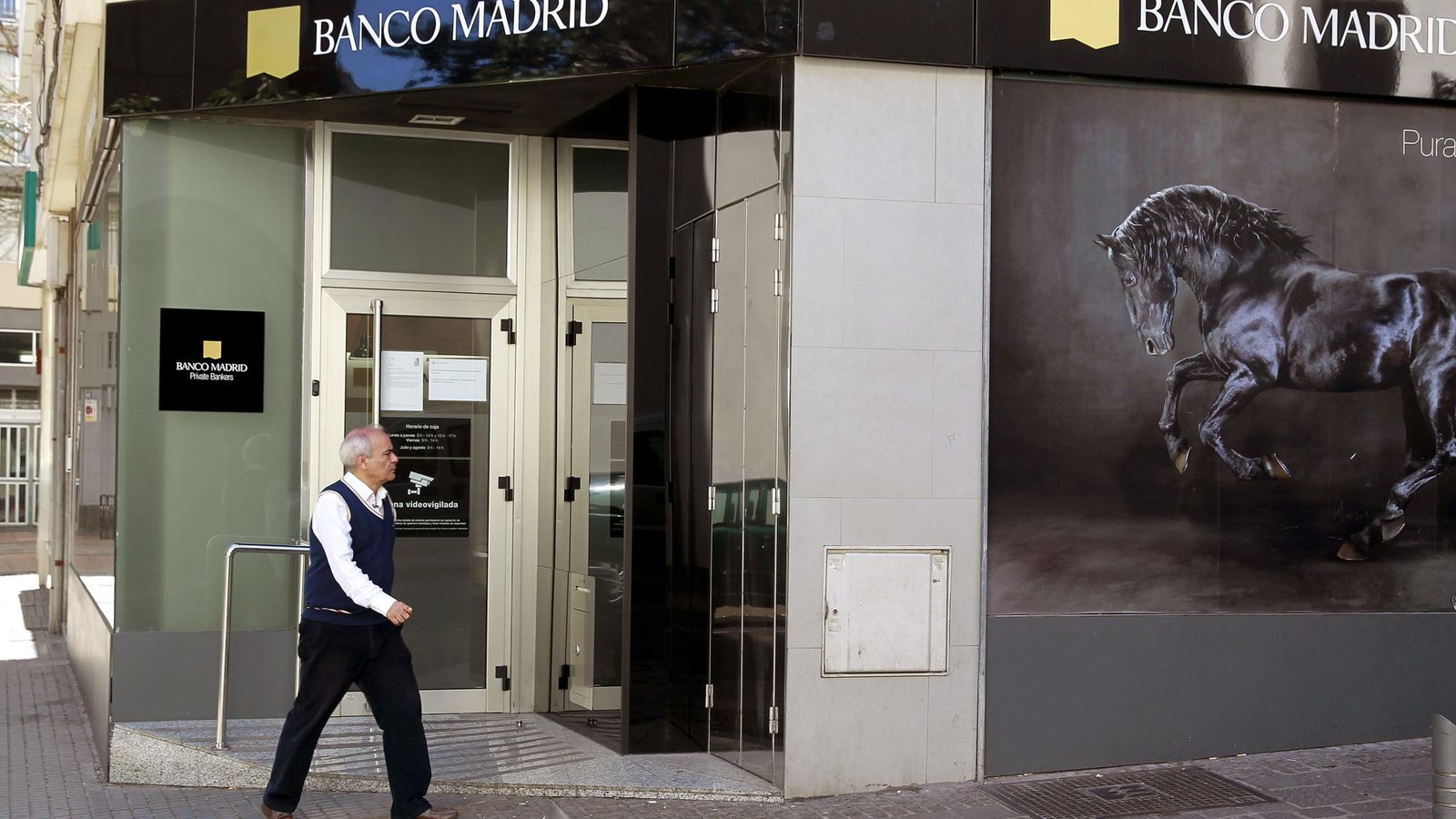 Foto: Una de las sucursales de Banco Madrid. (EFE)