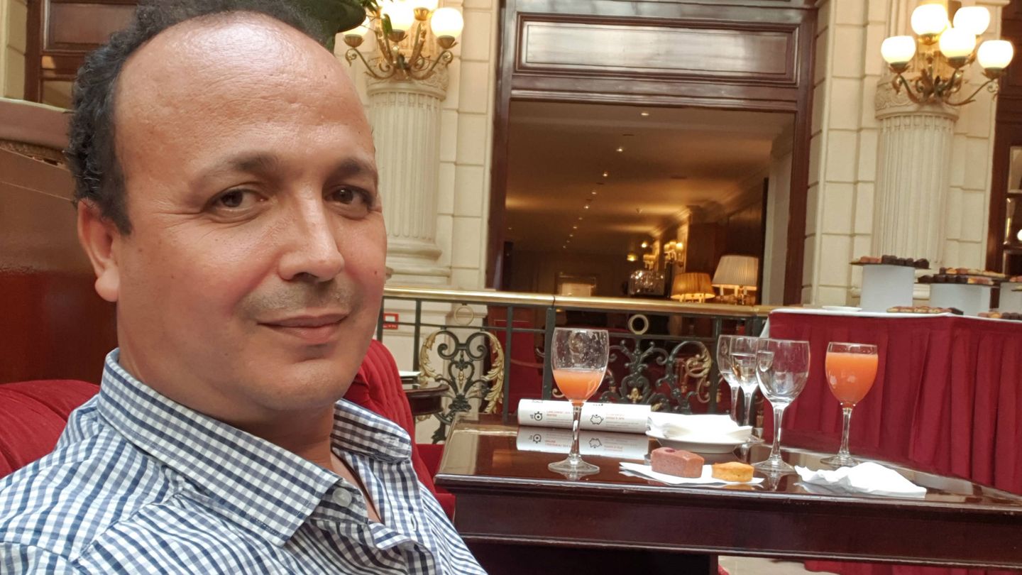 El militar marroquí Mustafa Adib, en su exilio parisino