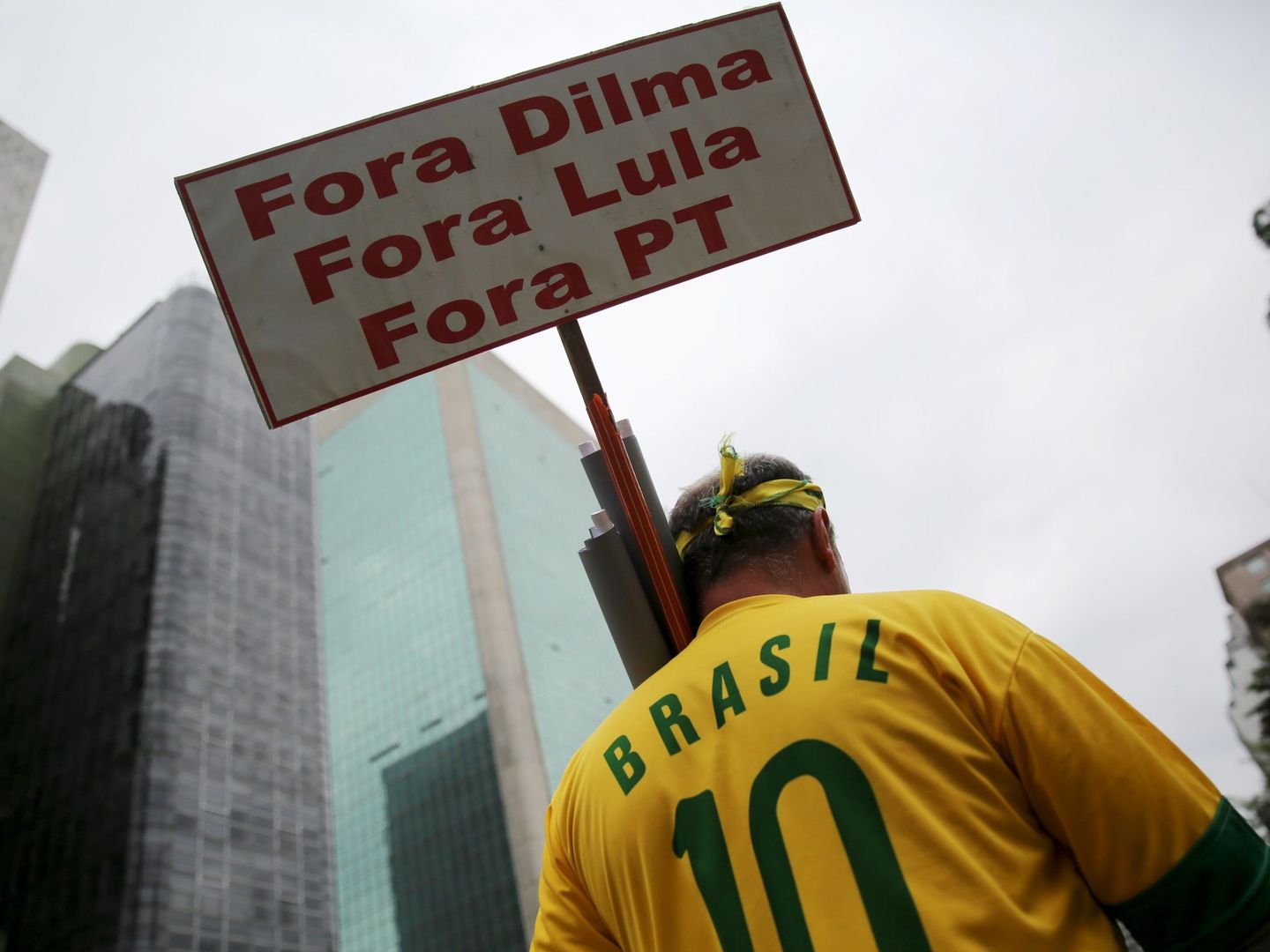 Manifestación contra Dilma Rousseff en Sao Paulo mientras se decidía su 'impeachment', en marzo de 2016. (Reuters)