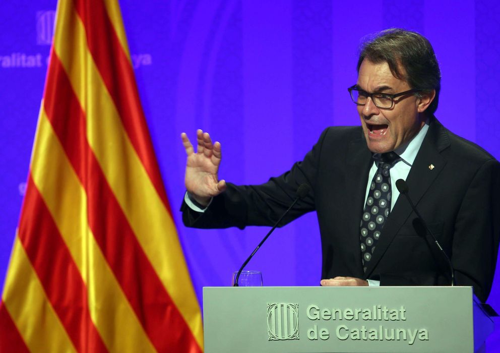 Foto: El presidente de la Generalitat de Cataluña, Artur Mas, en la rueda de prensa de ayer. (Efe)