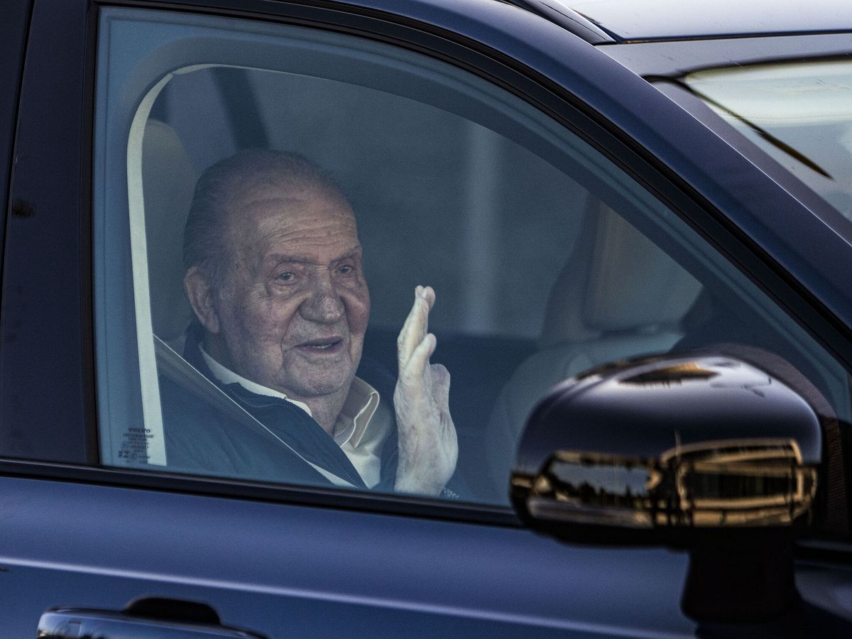 Foto: El rey Juan Carlos, de vuelta a España apenas una semana después de su última visita. (EFE / Salvador Sas)