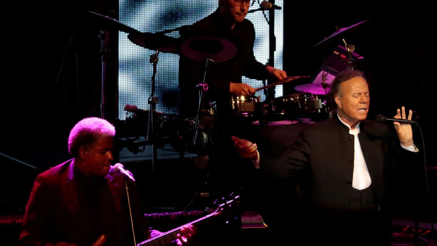 Julio Iglesias, durante un concierto en Moscú. (EFE)