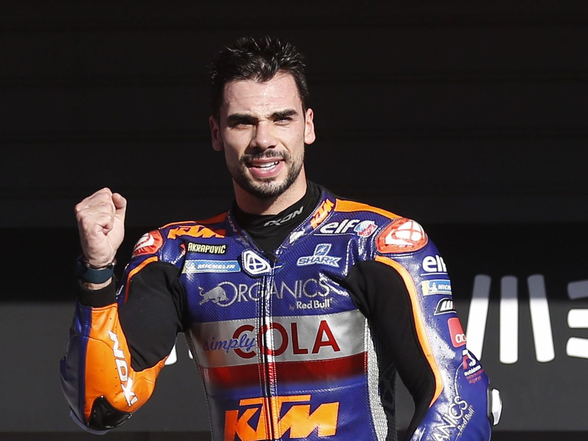 Foto: Oliveira cierra el mundial de MotoGP con victoria en su casa. (Reuters)