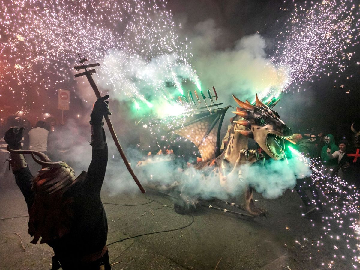 Foto: Clausura de las fiestas de San Sebastián en Palma de Mallorca, Baleares (EFE/Lliteres)