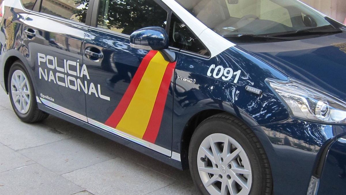 Un menor que conducía el coche de su padre embiste a cinco vehículos policiales en Málaga