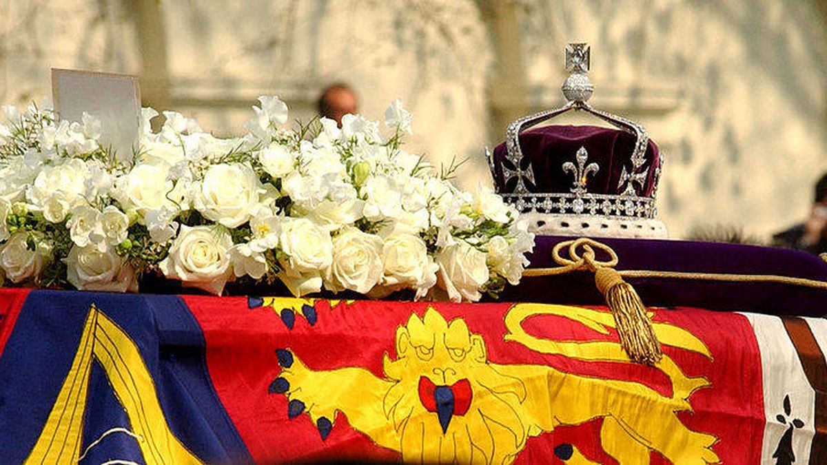 Los motivos por los que Camila podría no llevar la corona de la reina madre el día de su coronación