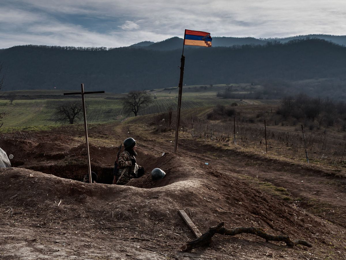 Foto: Un soldado armenio, en una posición militar en Nagorno-Karabaj, en enero de 2021. (EFE/ Christophe Petit)