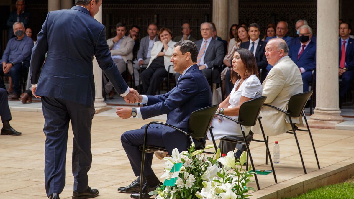 El PP negocia con el PSOE el reparto de los puestos de la Mesa del Parlamento andaluz