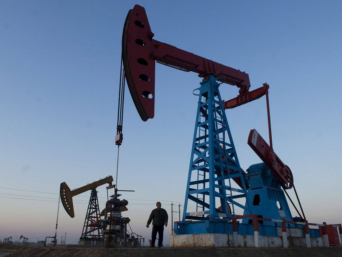 Foto: Un pozo de petróleo. (EFE/Wu Hong)