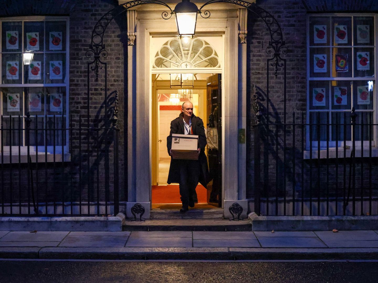 Dominic Cummings cuando tuvo que abandonar Downing Street. (Reuters)
