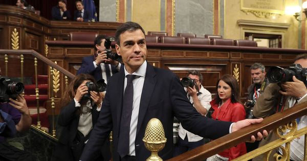Foto: Pedro Sánchez en la segudna jornada de la moción de censura contra Mariano Rajoy | EFE J.J. Guillén 