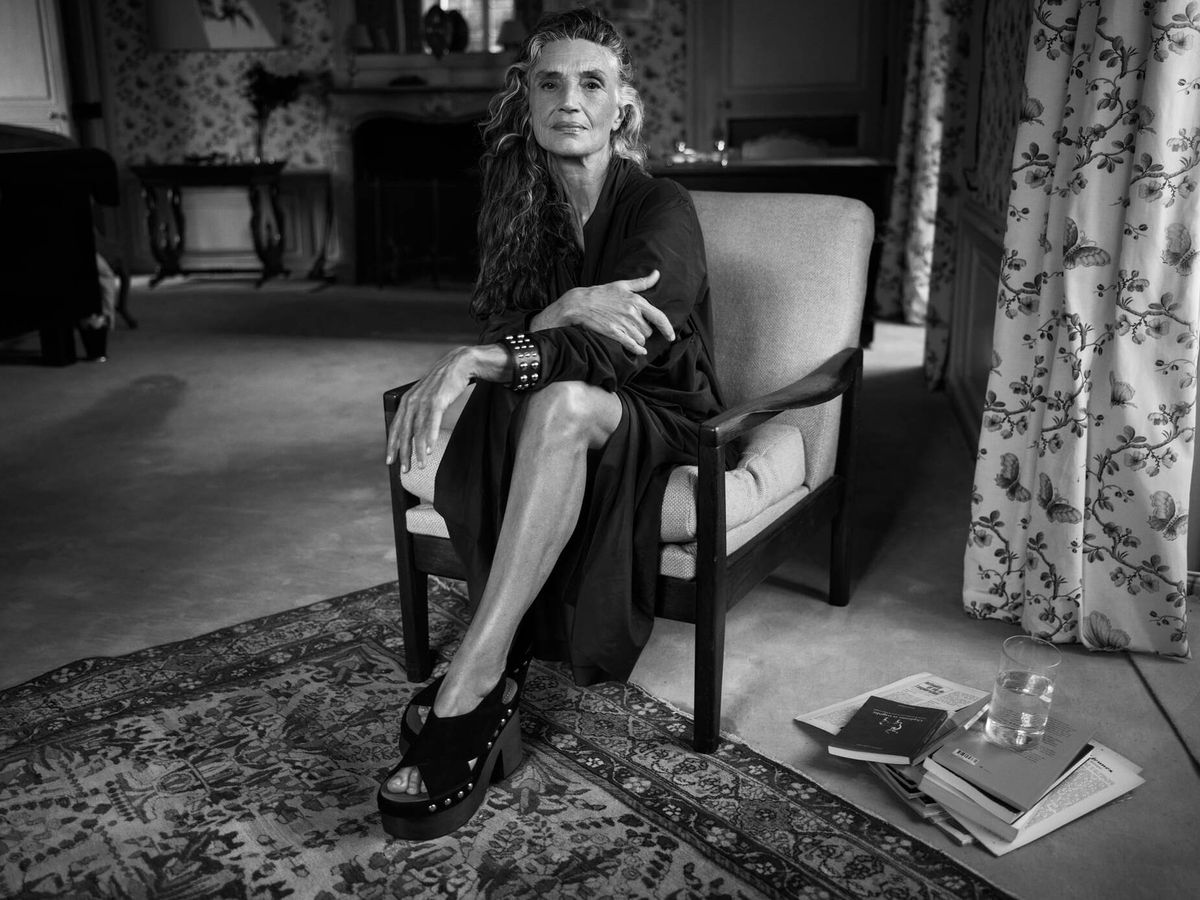 Foto: La actriz Ángela Molina en una de las imágenes de la campaña de Zara. (Web Zara)