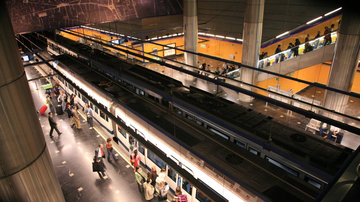 Cellnex ultima la compra a Indra de la gestión de la red móvil del Metro de Madrid