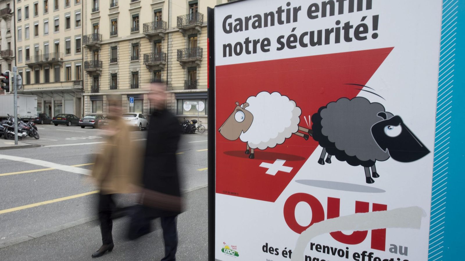 Foto: Un cartel, en Suiza, favorable a endurecer la ley. (EFE)