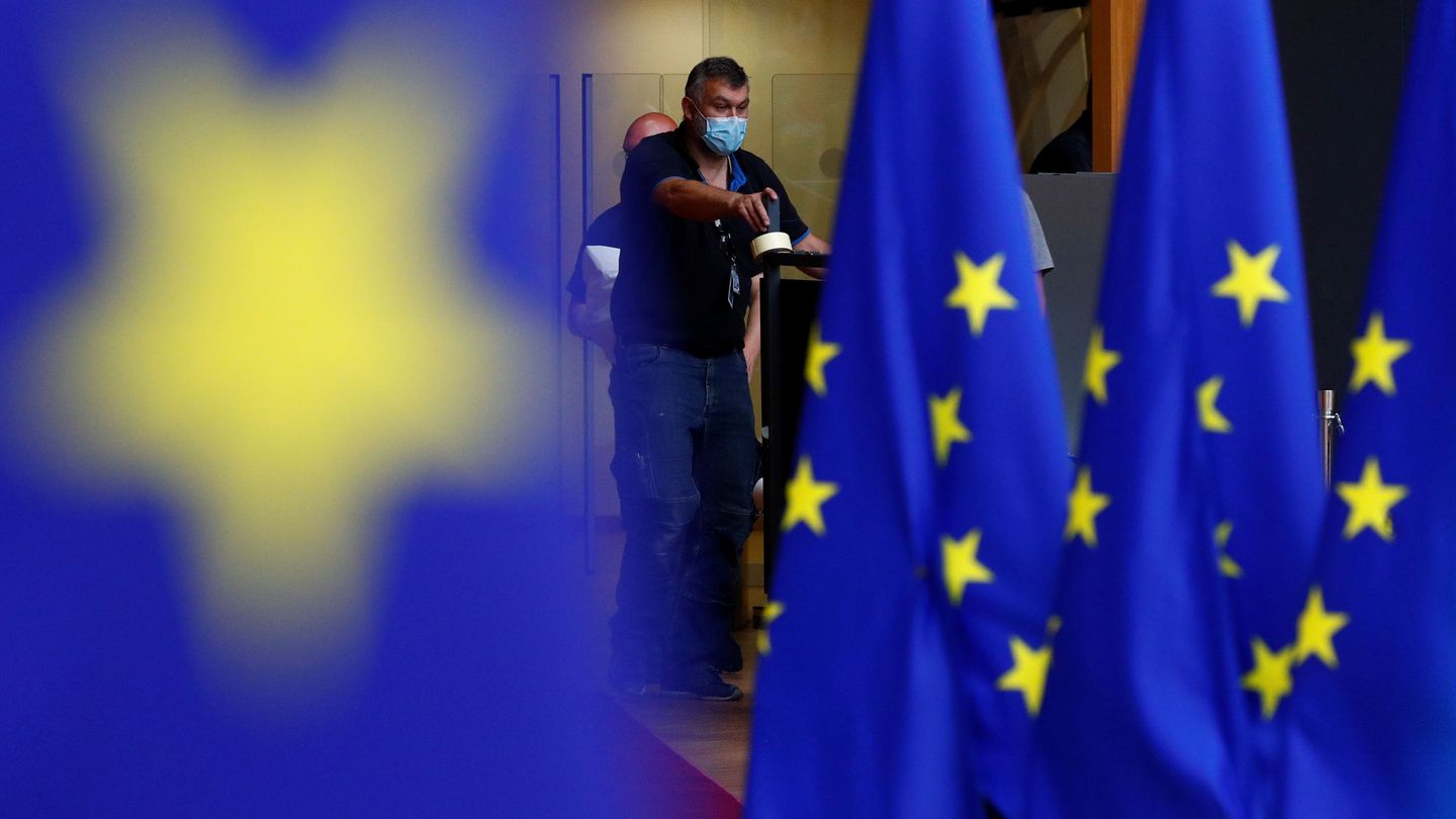 Preparación del edificio del Consejo Europeo antes de la última cumbre. (Reuters)