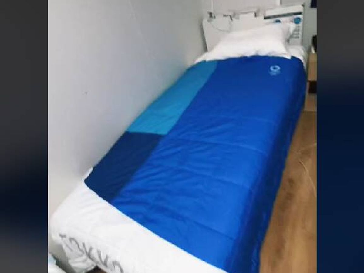 Foto: Una atleta enseña cómo son las famosas camas 'anti sexo' de los Juegos Olímpicos.(TikTok)