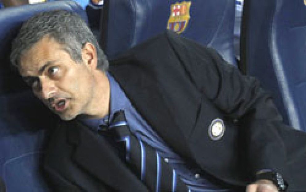 Foto: ¿Qué dirán si Mourinho ficha por el Real Madrid y pone una muralla en el Camp Nou?