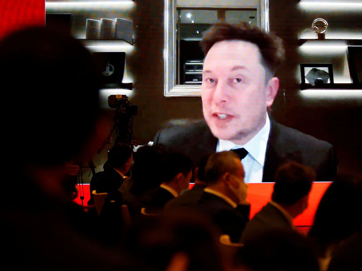 Foto: Elon Musk interviene a distancia en un foro tecnológico en Beijing. (Reuters)