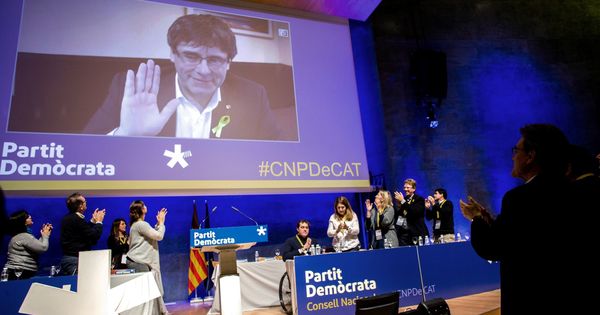 Foto: Artur Mas se despide del PDeCAT y de Puigdemont por videoconferencia. (EFE)