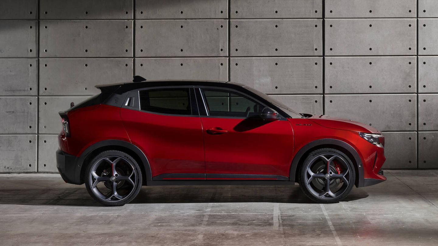 Alfa Romeo ofrecerá seis colores de carrocería para elegir, y habrá opción a pintura bitono.