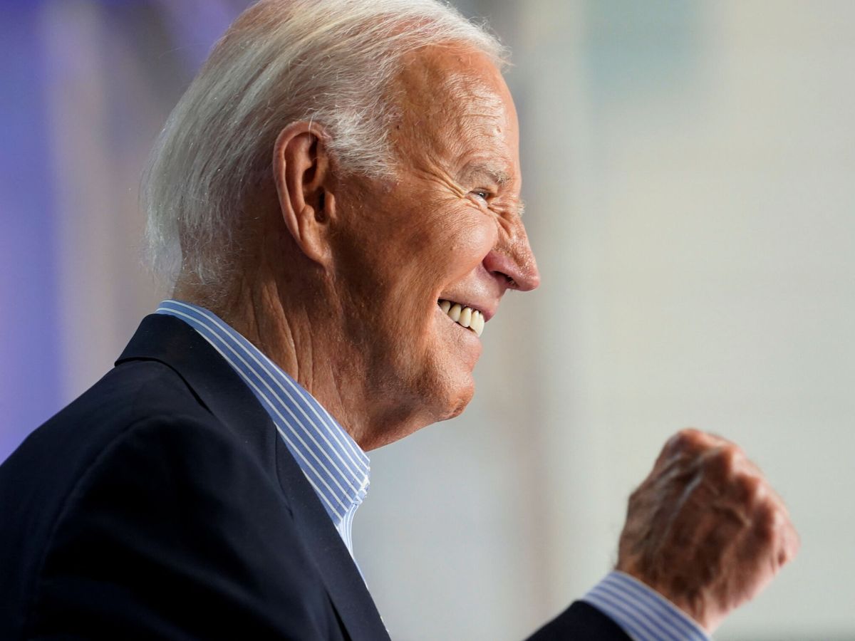 Foto: Joe Biden, sonriente en un mitin en Wisconsin. (Reuters/Nathan Howard)