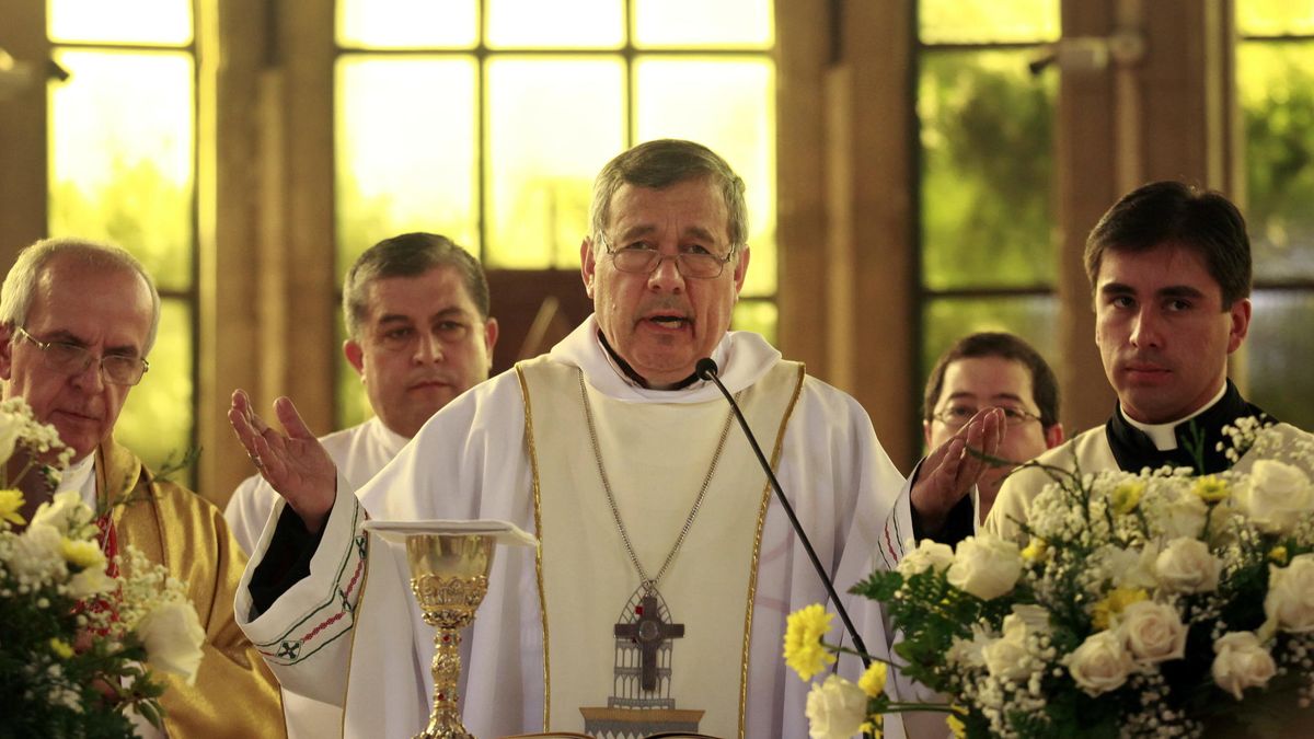 El obispo de Chile que se convirtió en la gran mancha del papa Francisco 