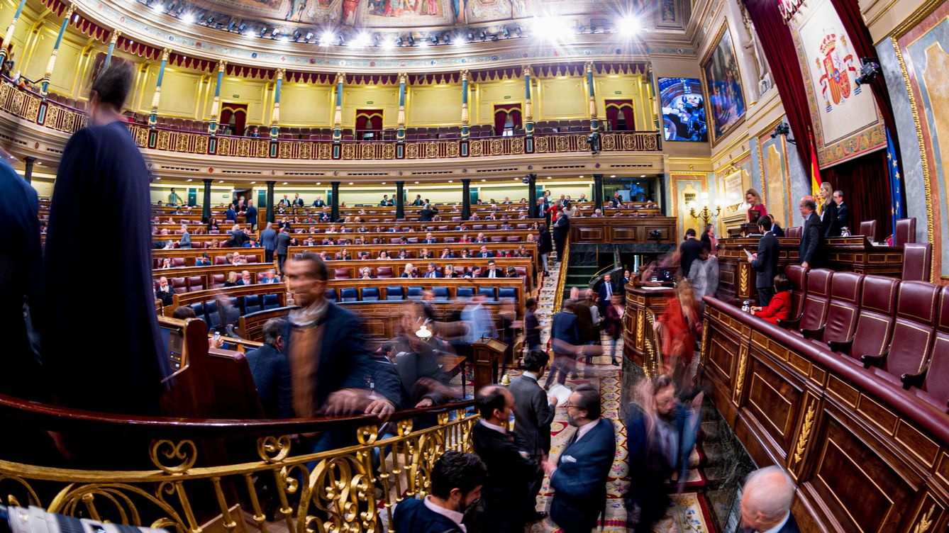 Foto: Vista general del Hemiciclo durante la celebración de un pleno del Congreso de los Diputados. (EFE/Fernando Villar)