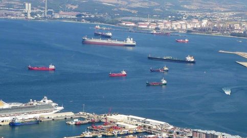 El negocio del gas natural licuado: ¿por qué esperan decenas de barcos frente a la costa de Cádiz?