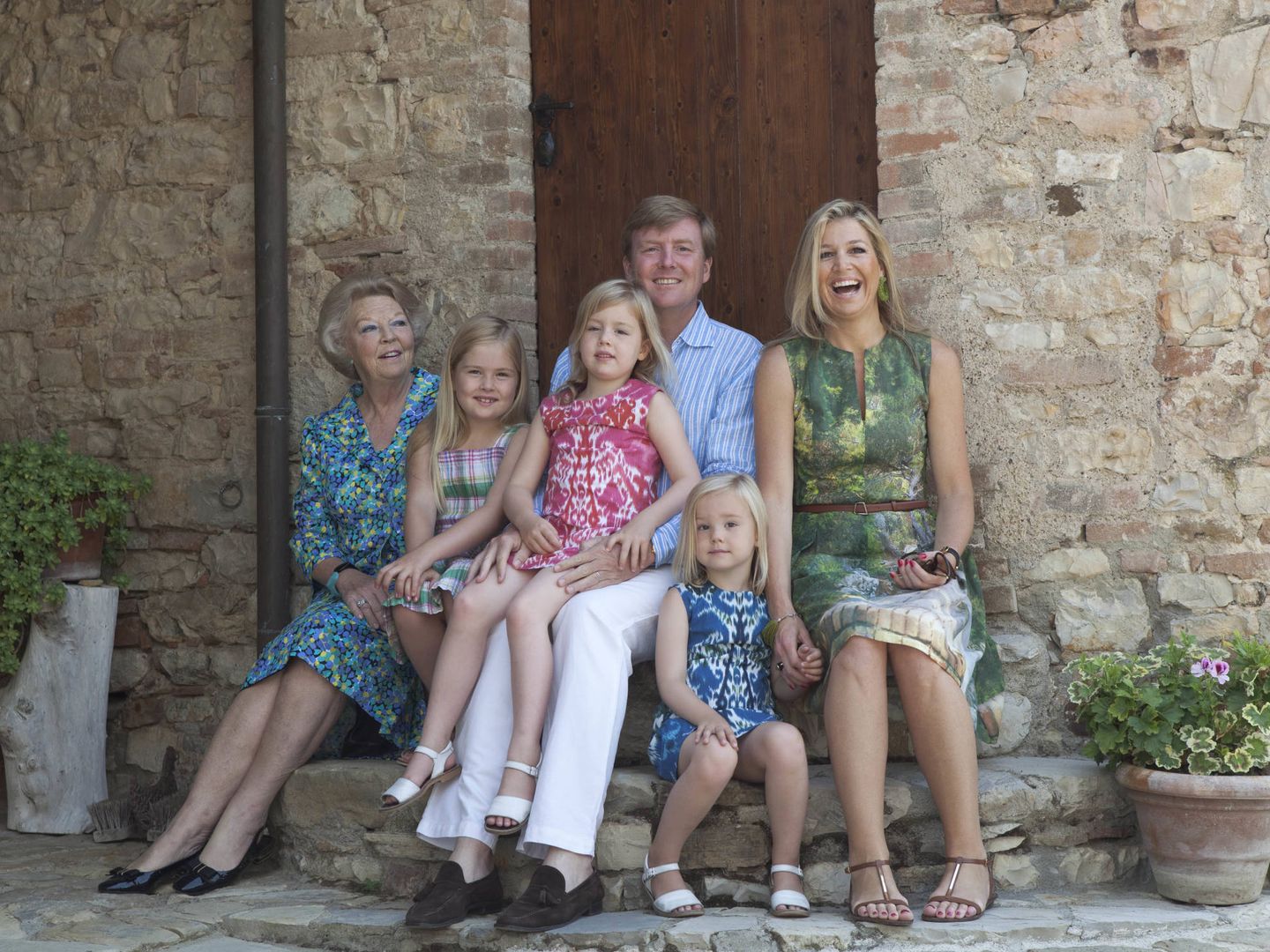 La familia real de Holanda, durante un posado veraniego en 2011 en su casa de Barberino Tavarnelle Val di Pesa, Italia. (Getty)