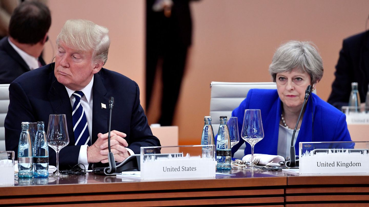 Donald Trump y Theresa May durante la cumbre del G20 en Hamburgo, el 7 de julio de 2017. (Reuters)