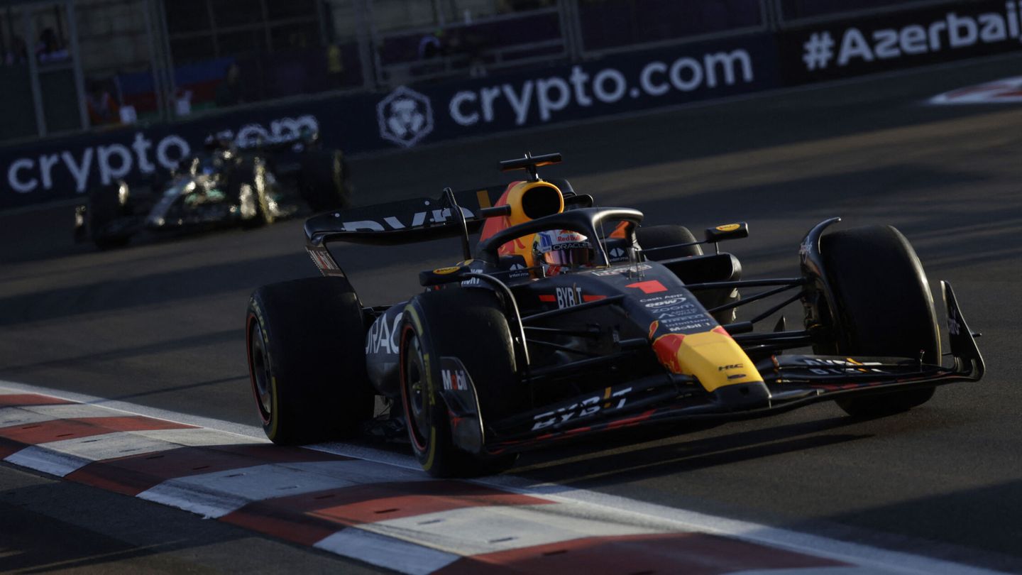 Verstappen, en plena carrera al sprint. (EFE/Ali Haider)