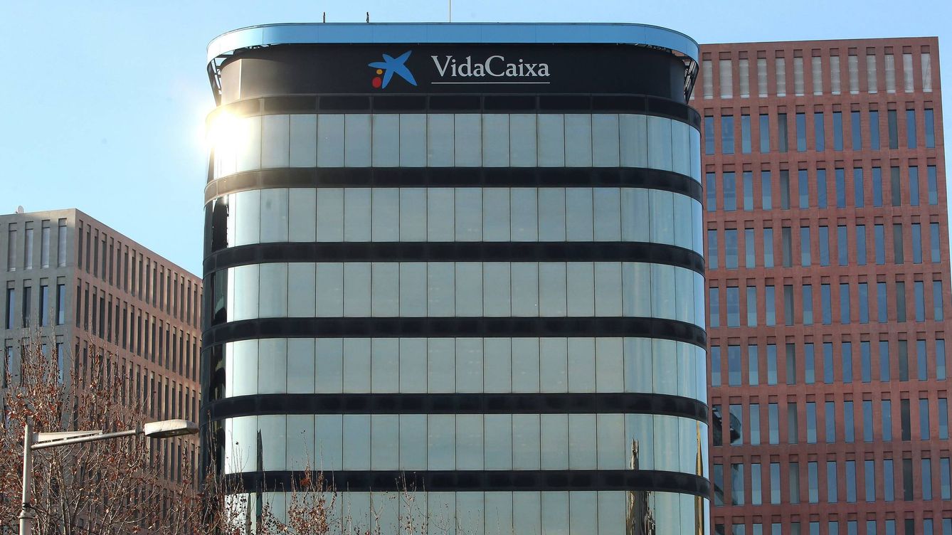 Foto: Vista de la sede en Barcelona de VidaCaixa (eFE)