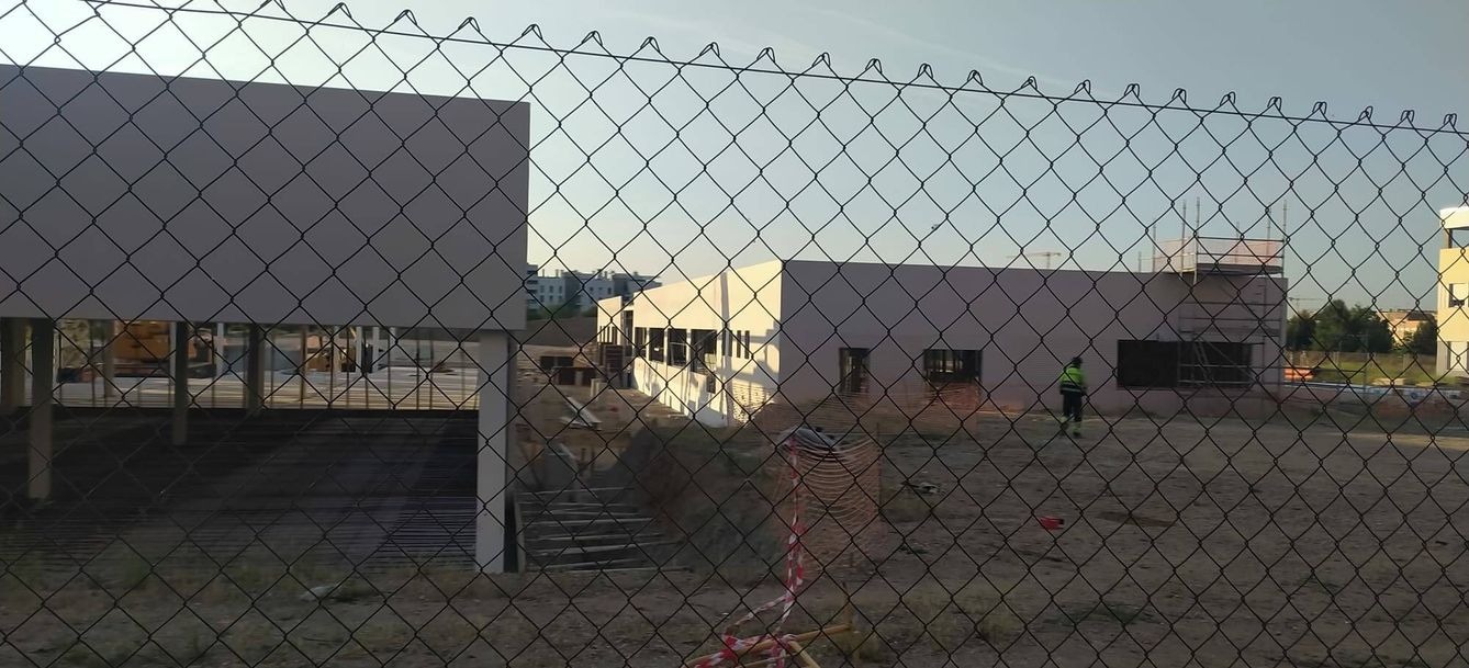 Colegio María de Villota en construcción. (AA.VV.)
