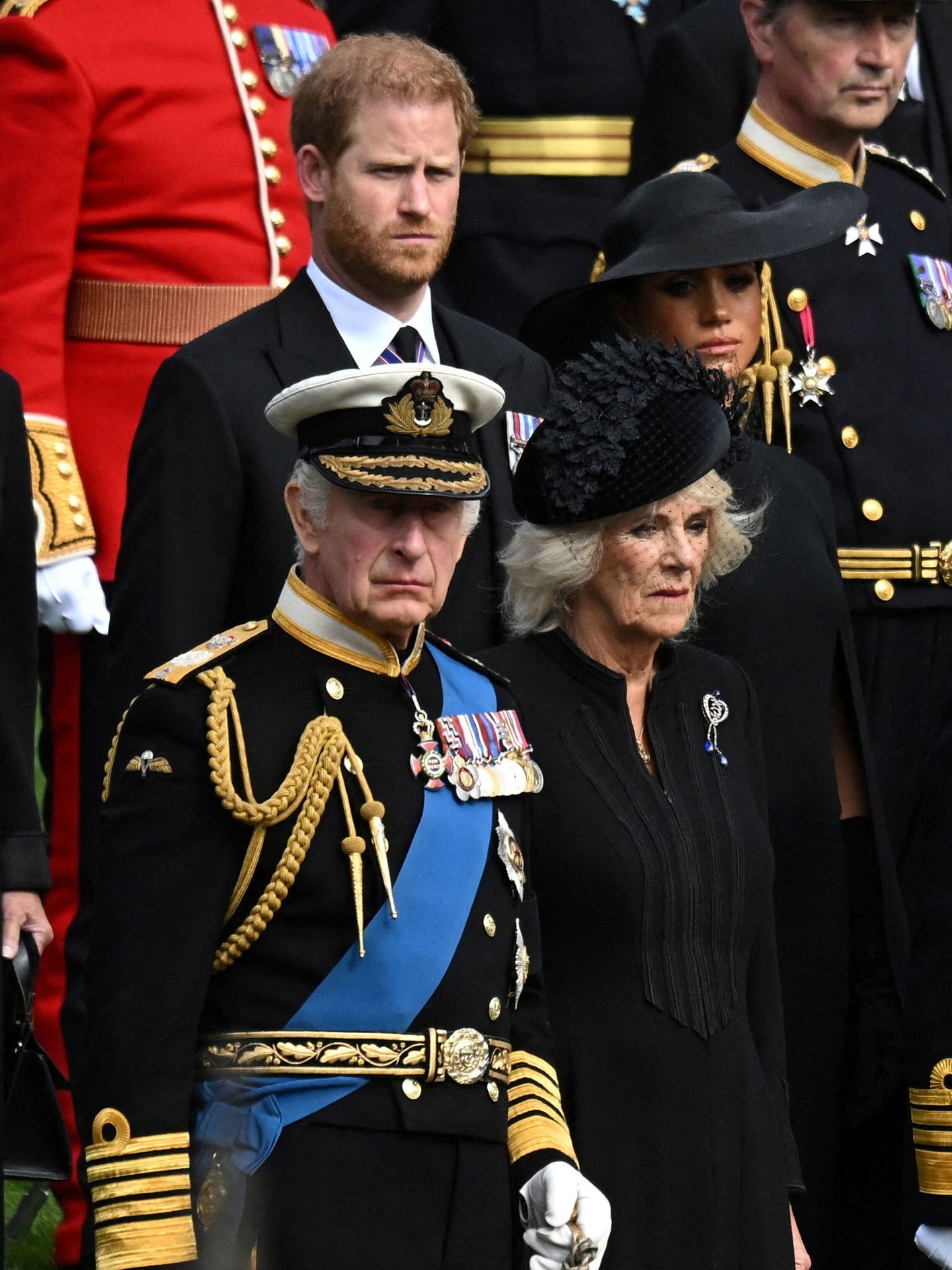 Los Sussex, junto a Carlos y Camila en el funeral de Isabel II. (Reuters/Toby Melville)