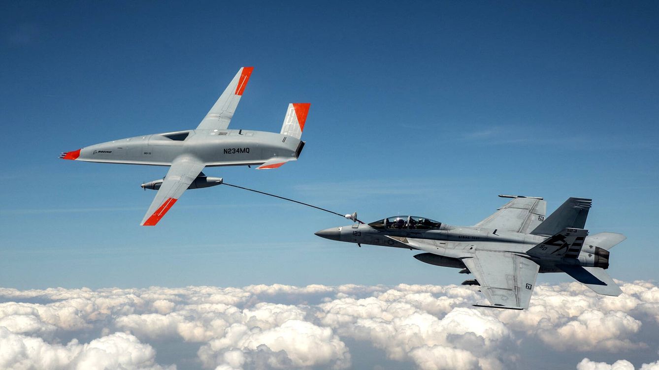 Foto: El dron MQ-25 T1 alimentando a un F-18 (Boeing)