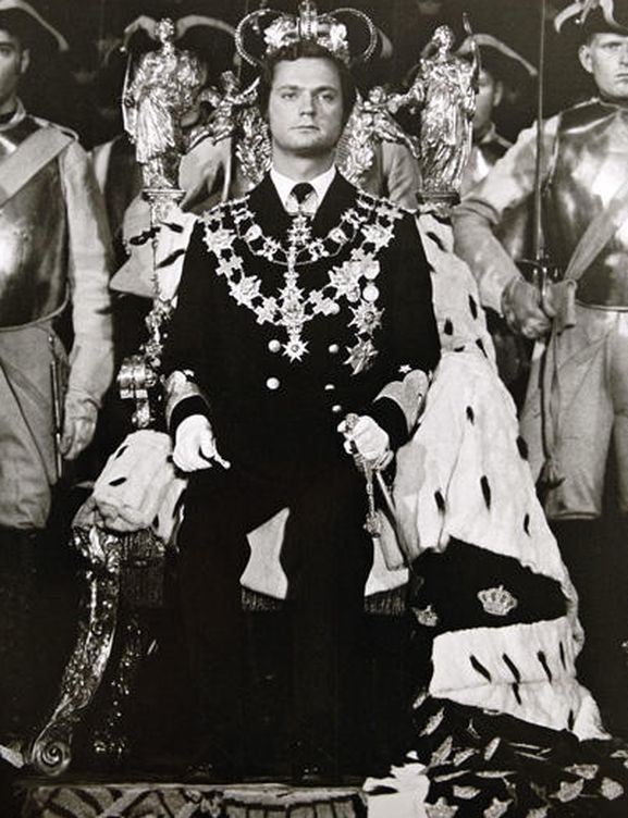 El Rey Carlos Gustavo de Suecia el día de su coronación 