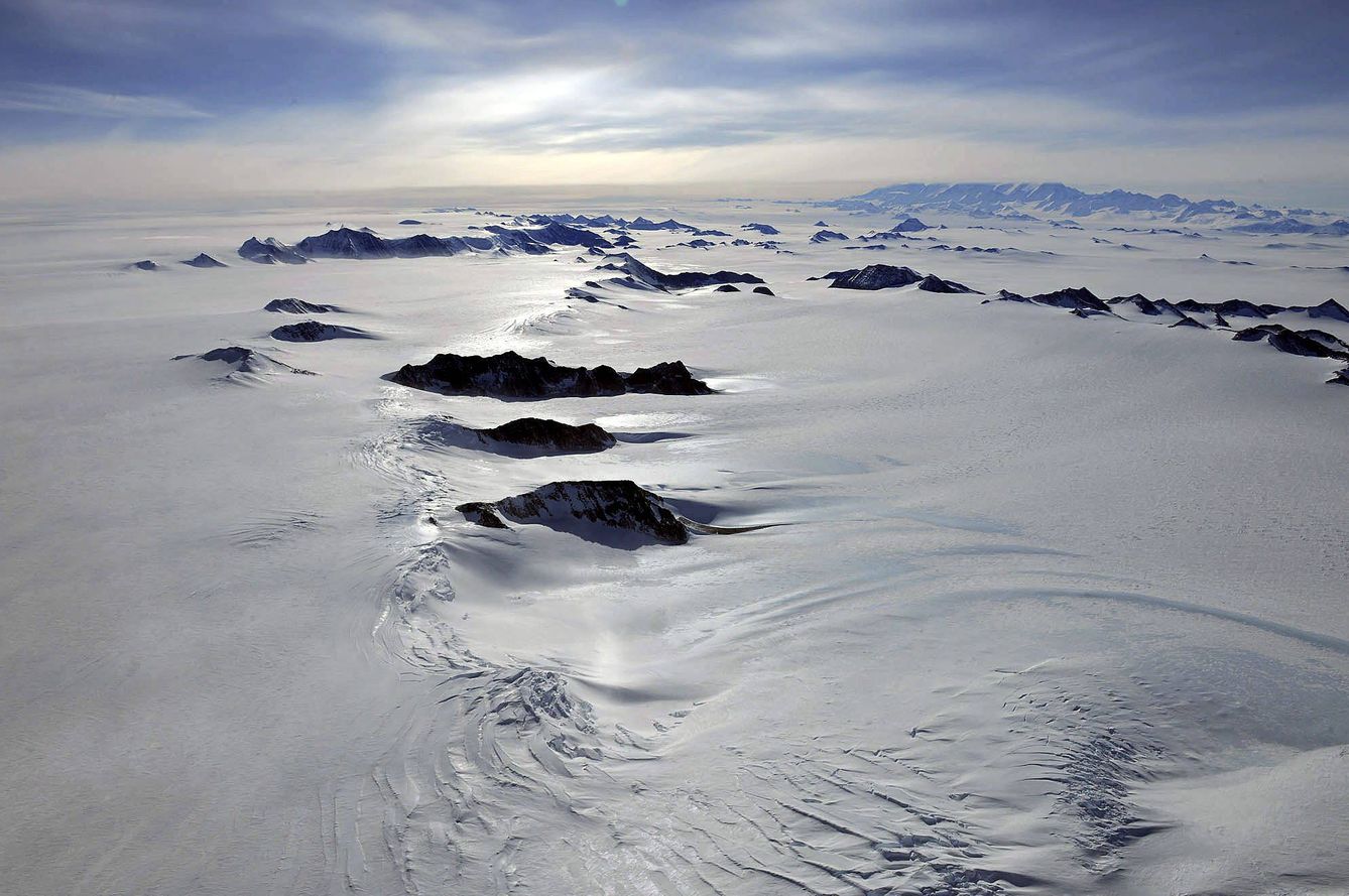 Nueva evidencia del calentamiento global. Los lagos árticos se han congelado en invierno cada vez más tarde en los últimos decenios (EFE)