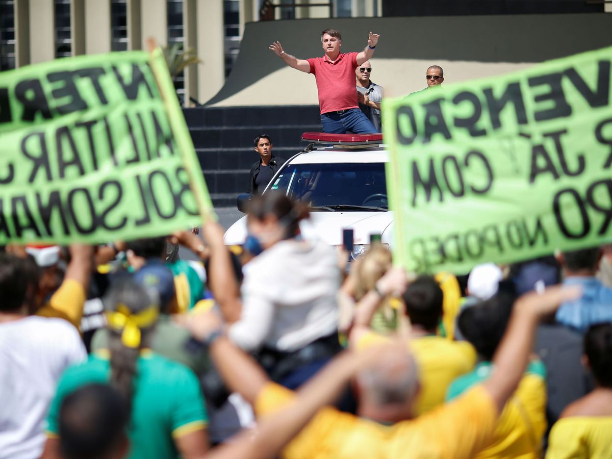 Foto: Jair Bolsonaro, en la manifestación. (Reuters)