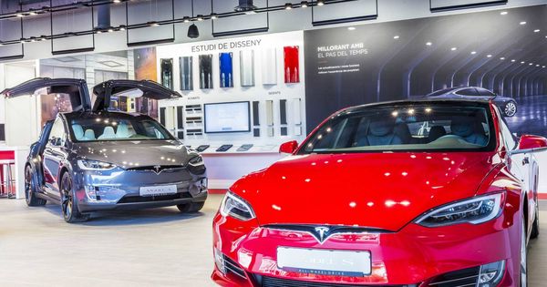 Foto: Instalaciones de la tienda Tesla en L'Hospitalet, donde se ha mostrado estos días el nuevo Model 3.