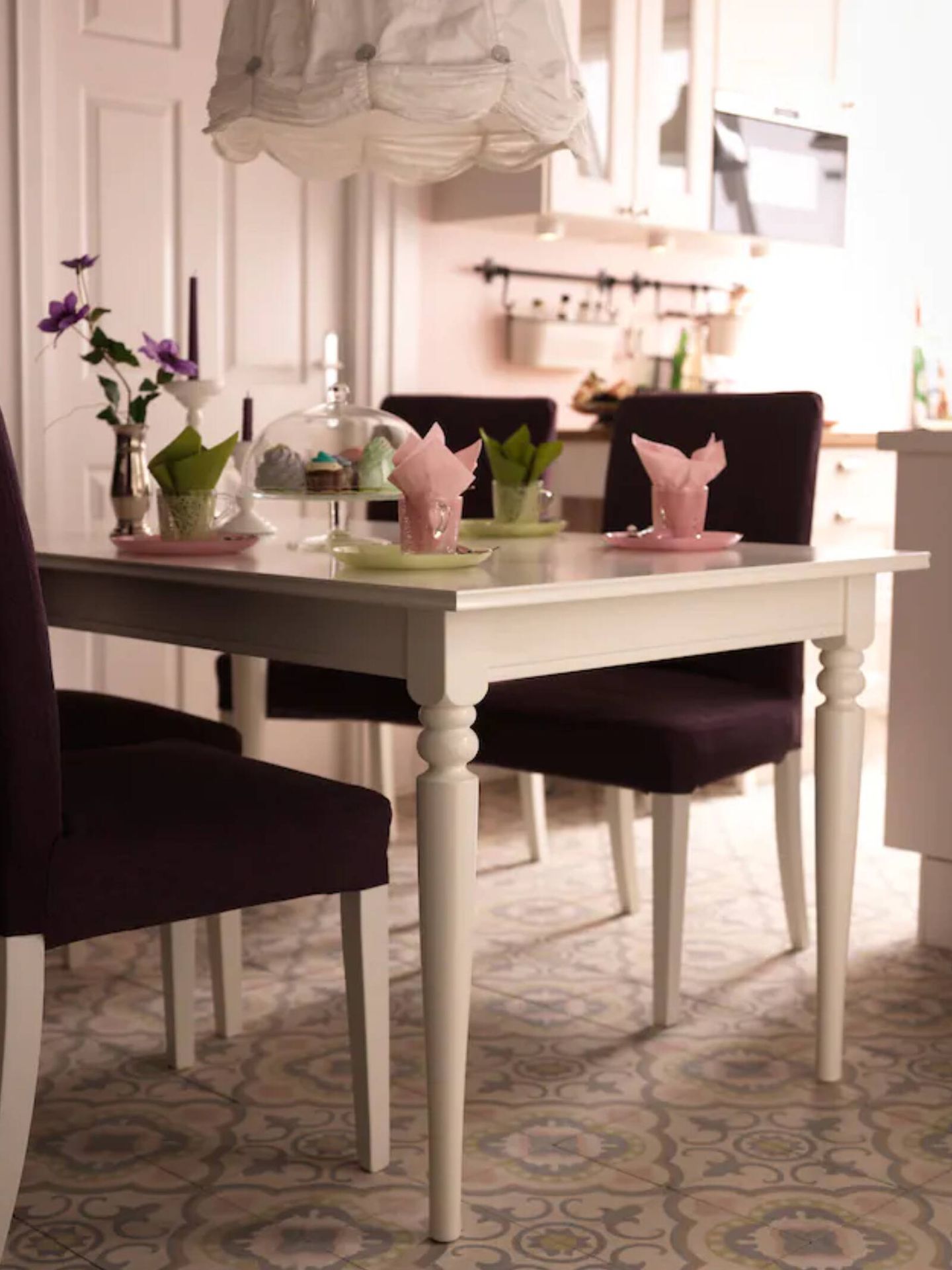 Elige en Ikea la mesa de comedor perfecta según el tamaño de tu salón
