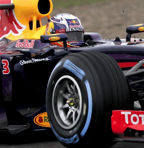 Ricciardo pilota su Red Bull RB10. (EFE)
