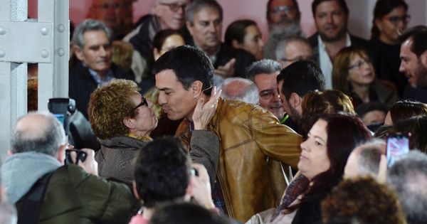 Foto: Pedro Sánchez, a su llegada a la asamblea abierta de militantes y simpatizantes en Valladolid, este 3 de febrero. (EFE)