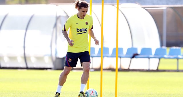 Antoine, en un entrenamiento cuando jugaba en el Barcelona. (EFE)